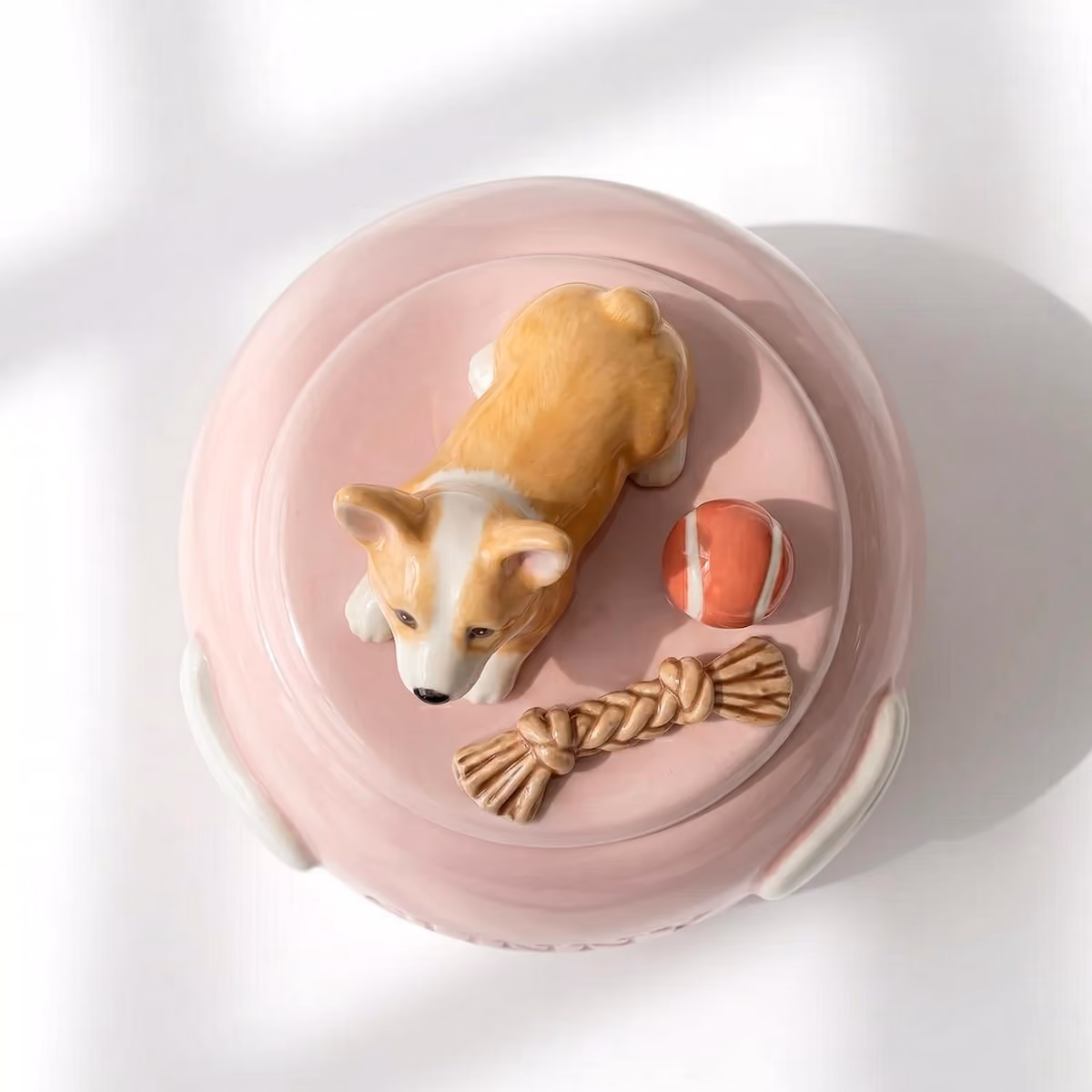 Angel Wings urn lid with the sculpted pet figurine